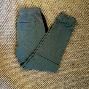Lululemon men’s small grey jogger sweatpants